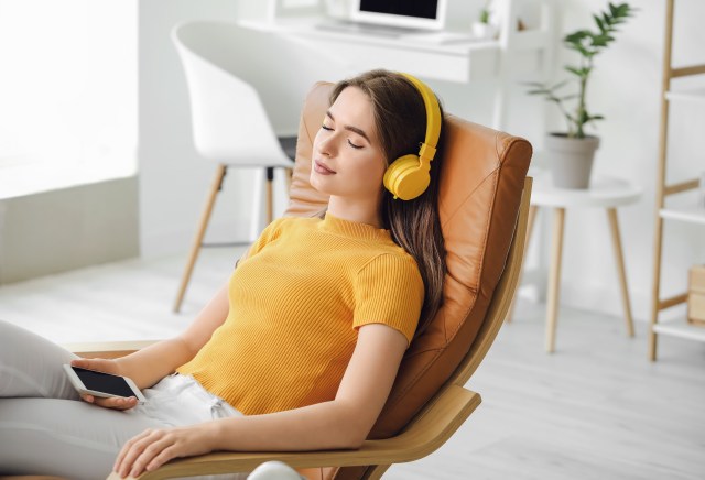 Unwind in Style: How to Curate the Perfect Playlist for Your Spa Day